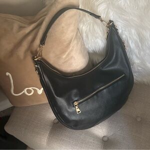 Elegant Black Leather Shoulder Bag